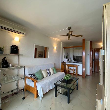 Apartamento con piscina en 1ª línea de playa en Salou Exterior foto