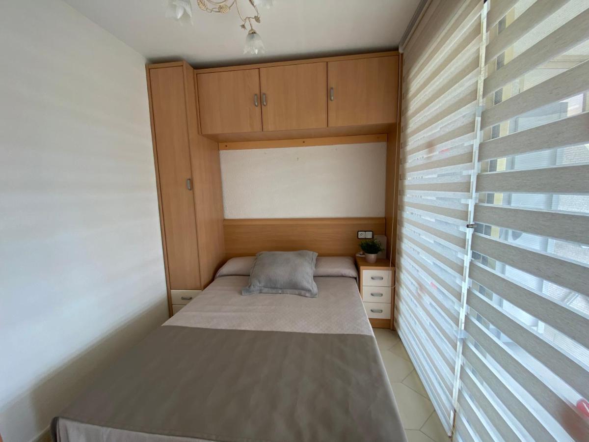 Apartamento con piscina en 1ª línea de playa en Salou Exterior foto