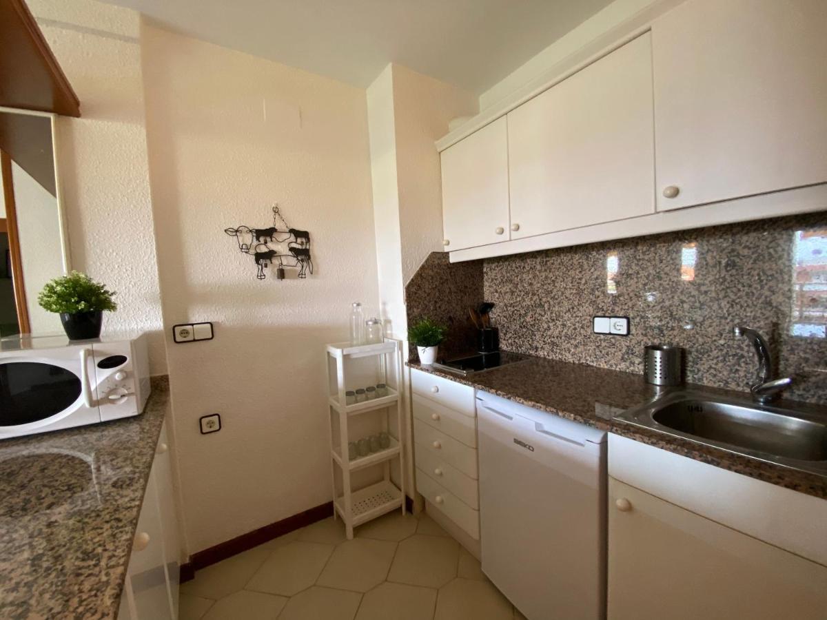 Apartamento con piscina en 1ª línea de playa en Salou Exterior foto