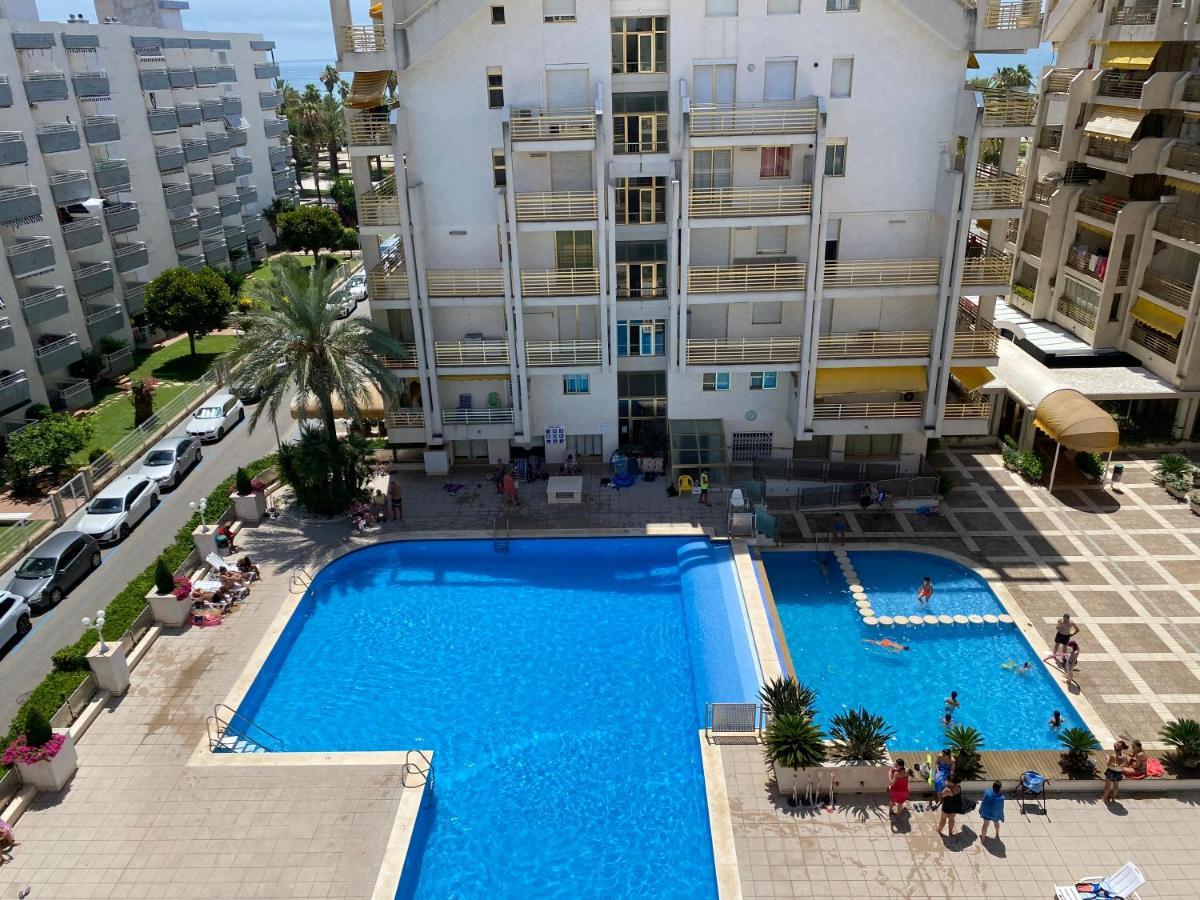Apartamento con piscina en 1ª línea de playa en Salou Exterior foto